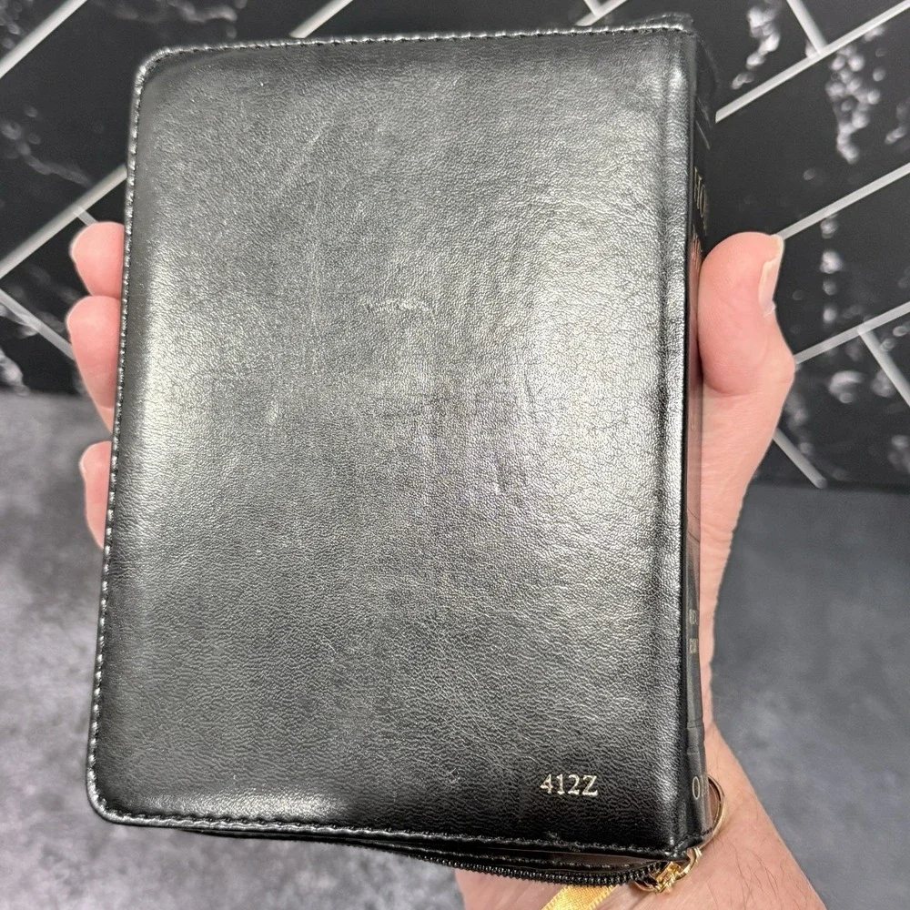 Oxford Holy Bible Revised NAB Leather Zipper‎ Gold Gilded Pages